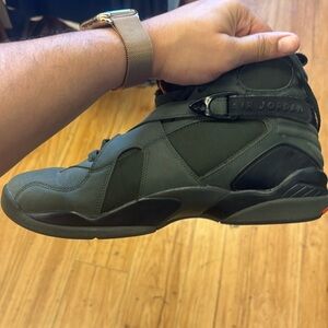 ONE DAY SALE: Jordan Retro 8 Green ”Take Flight” size men 11